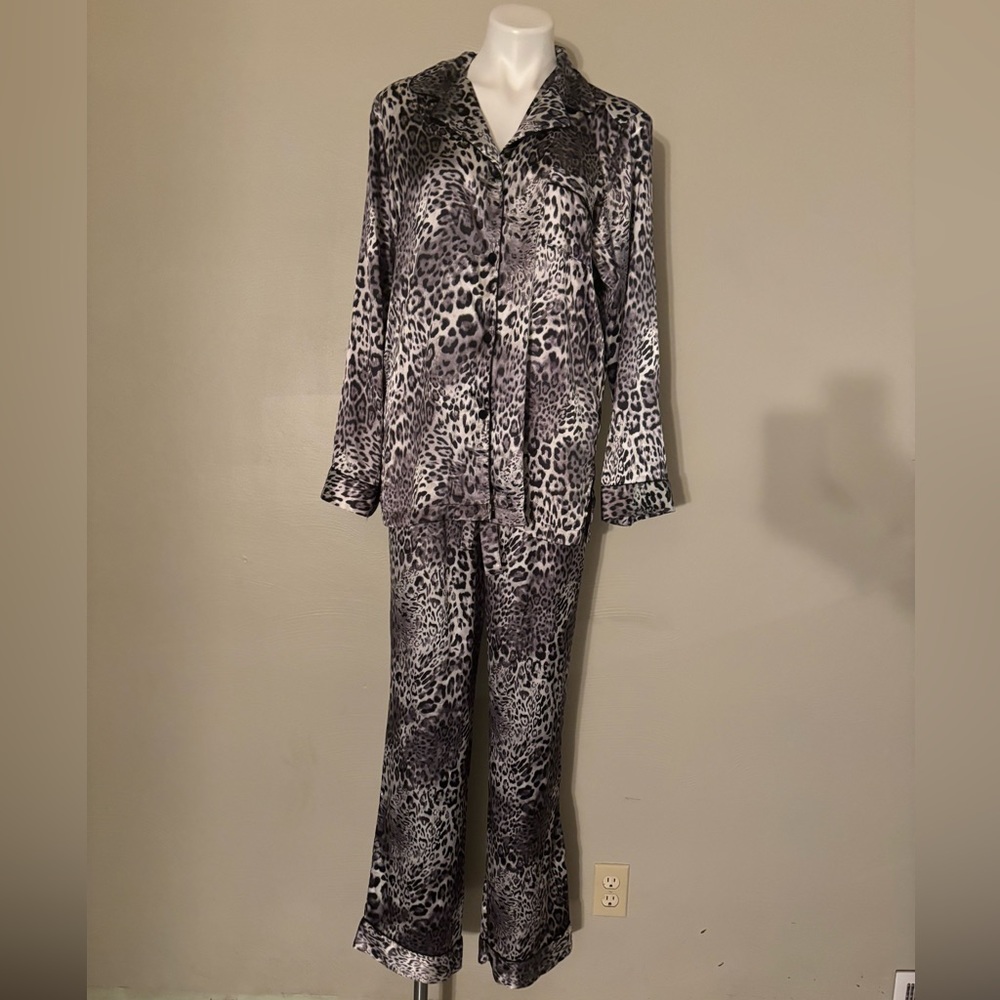 Victoria’s Secret cheetah print pj set